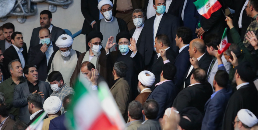 آیت‌الله رئیسی: هیچ ساعت و دقیقه‌ای بر بنده و همکارانم نمی‌گذرد الا اینکه در فکر حل مشکلات مردم باشیم